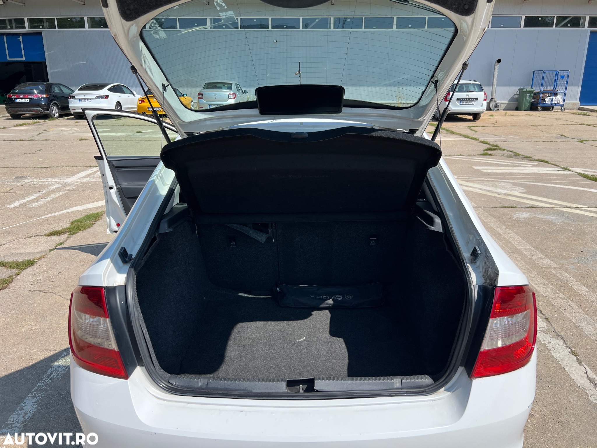 Skoda RAPID 1.6 TDI Active - 9