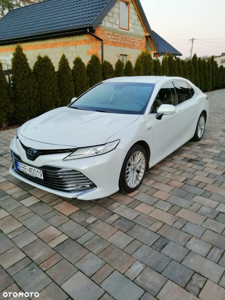 Toyota Camry 2.5 Hybrid Executive CVT - 2
