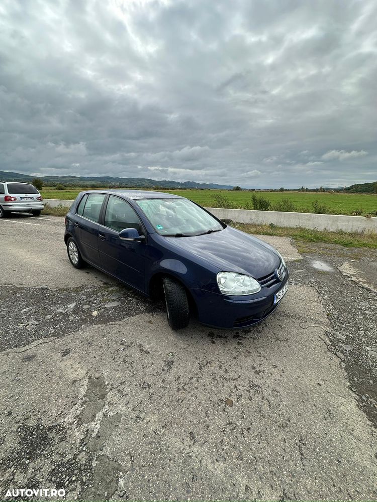 Volkswagen Golf - 1