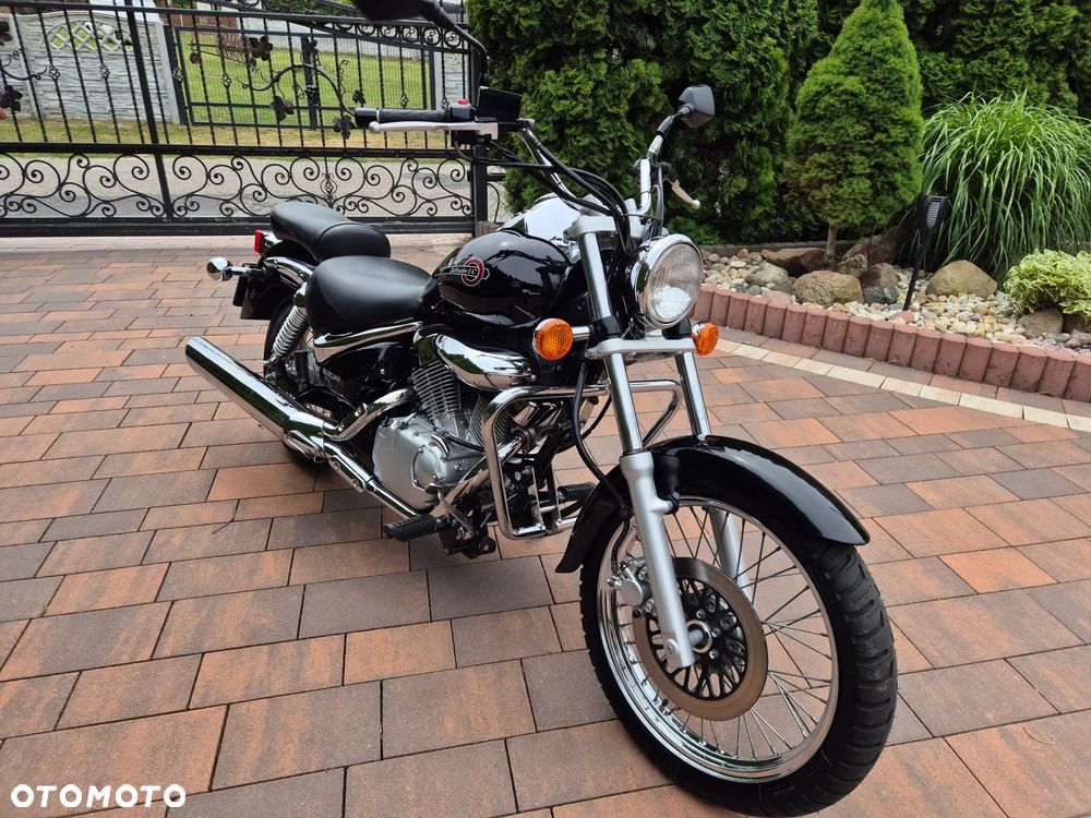 Suzuki Intruder - 4