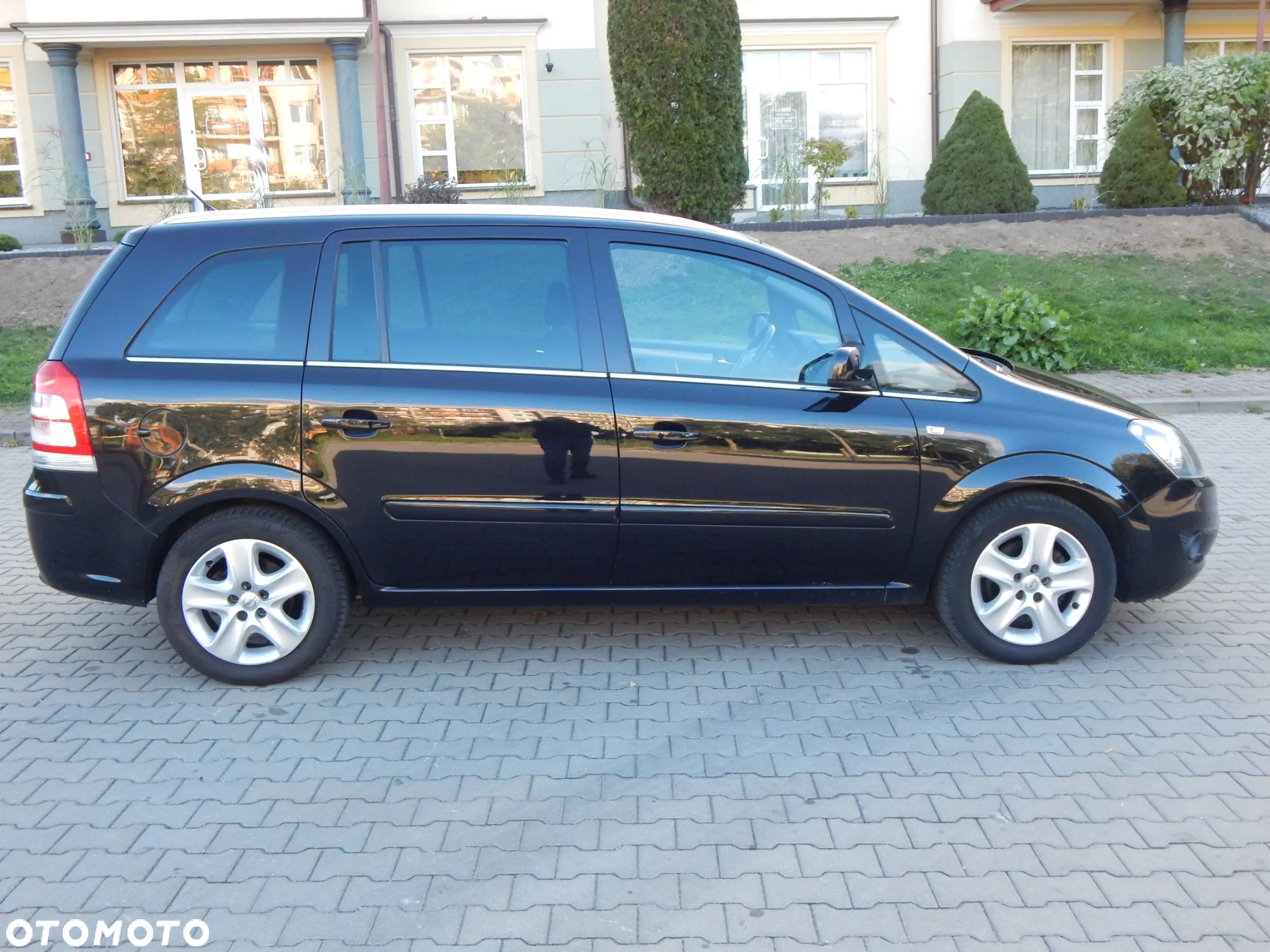 Opel Zafira 1.8 Cosmo - 11