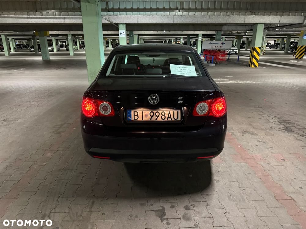 Volkswagen Jetta 2.0 TDI Comfortline DSG - 5
