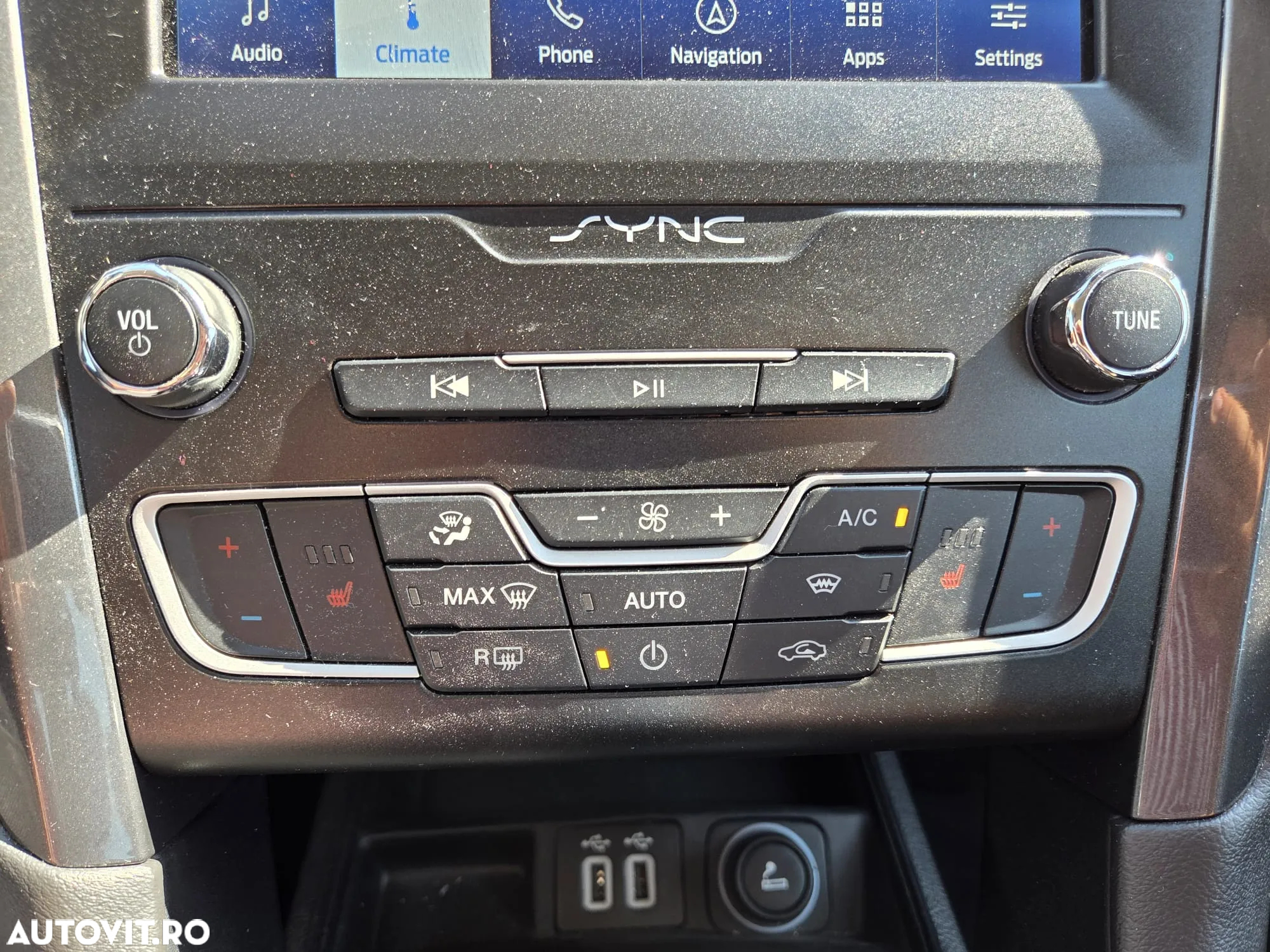 Ford Mondeo 2.0 HEV Titanium - 29