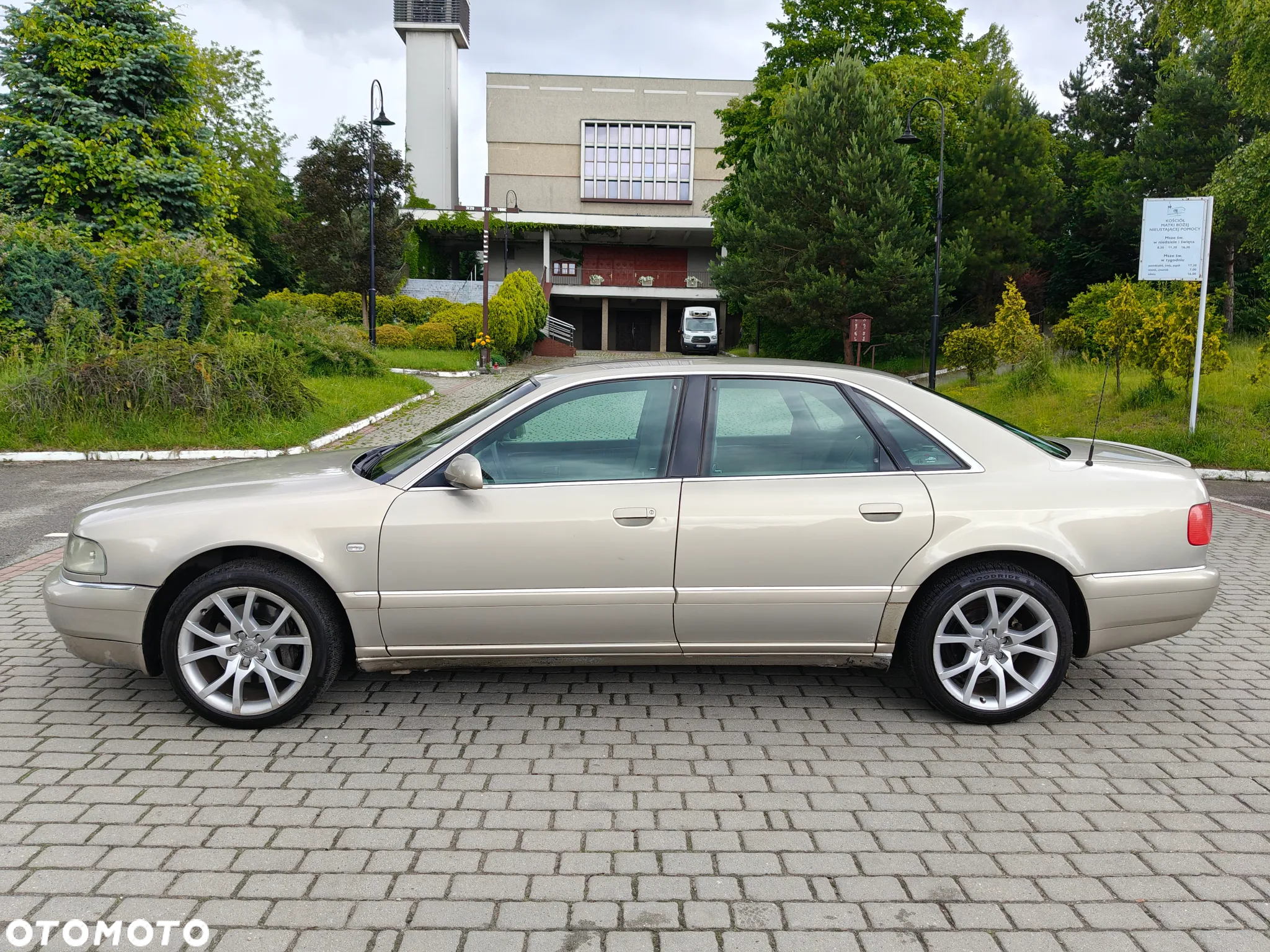Audi A8 - 9