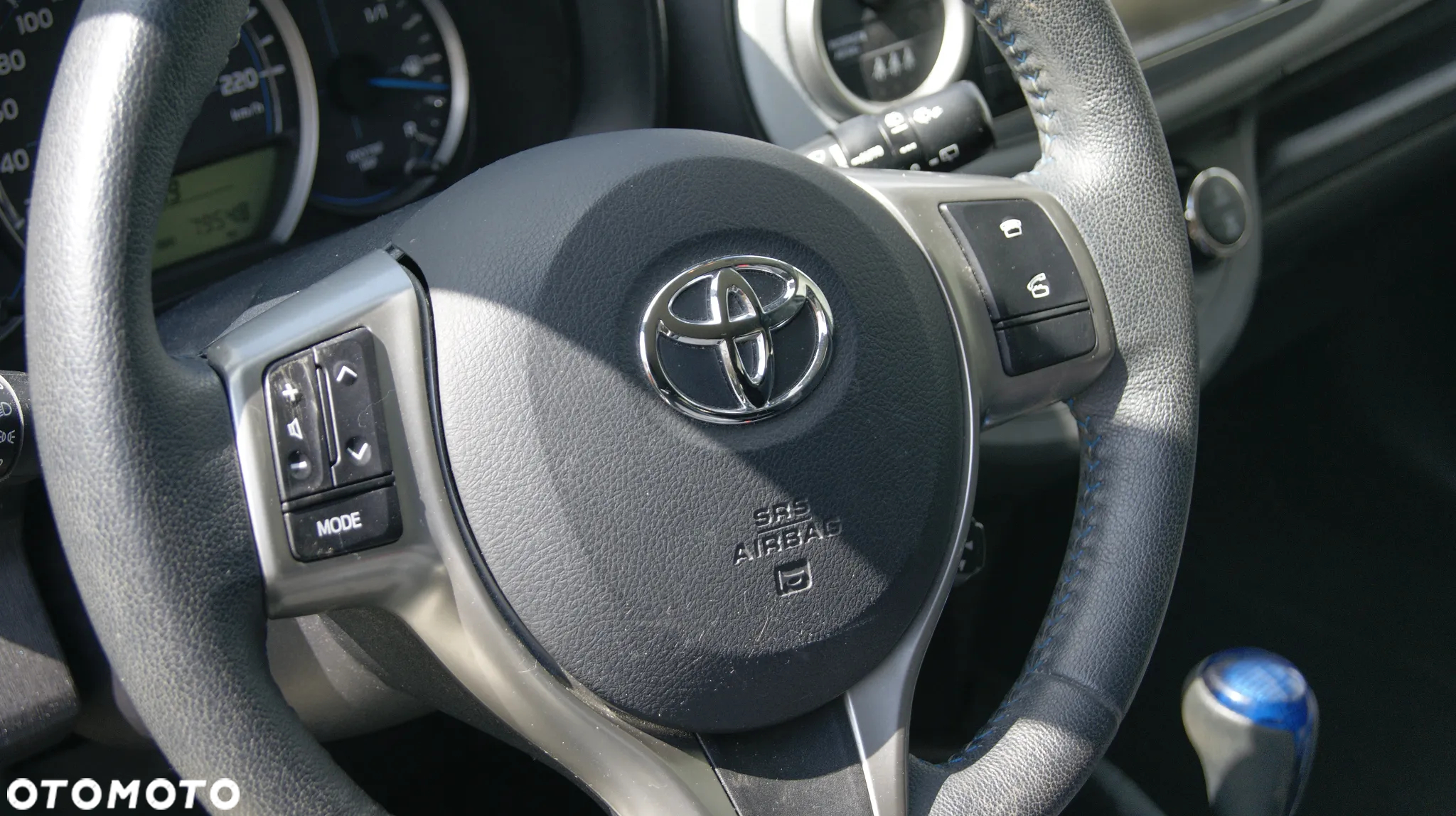 Toyota Yaris Hybrid 100 Dynamic - 17