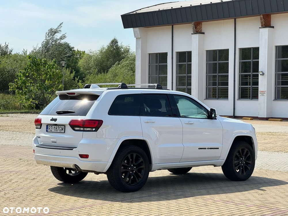 Jeep Grand Cherokee - 10