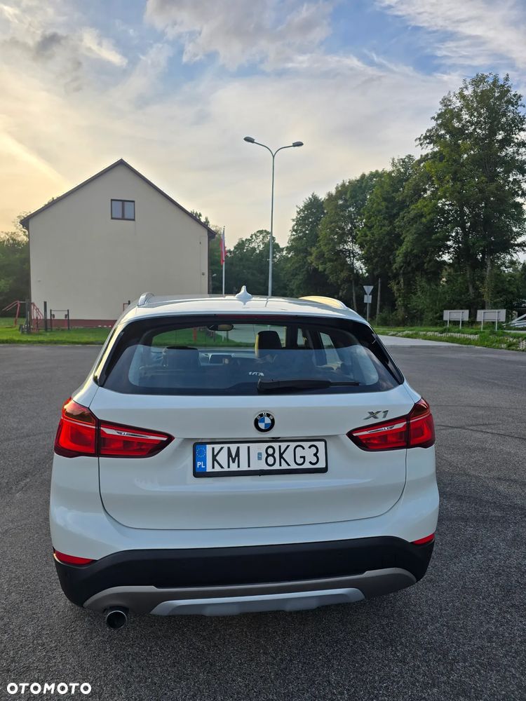 BMW X1 xDrive18d - 8