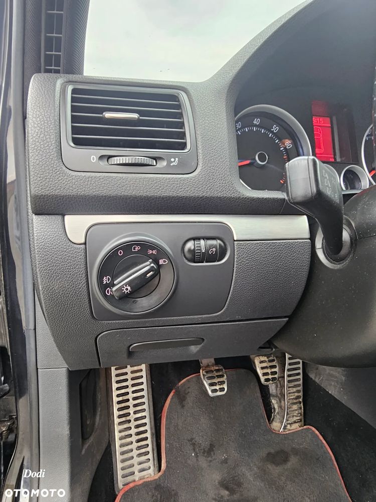 Volkswagen Golf - 23