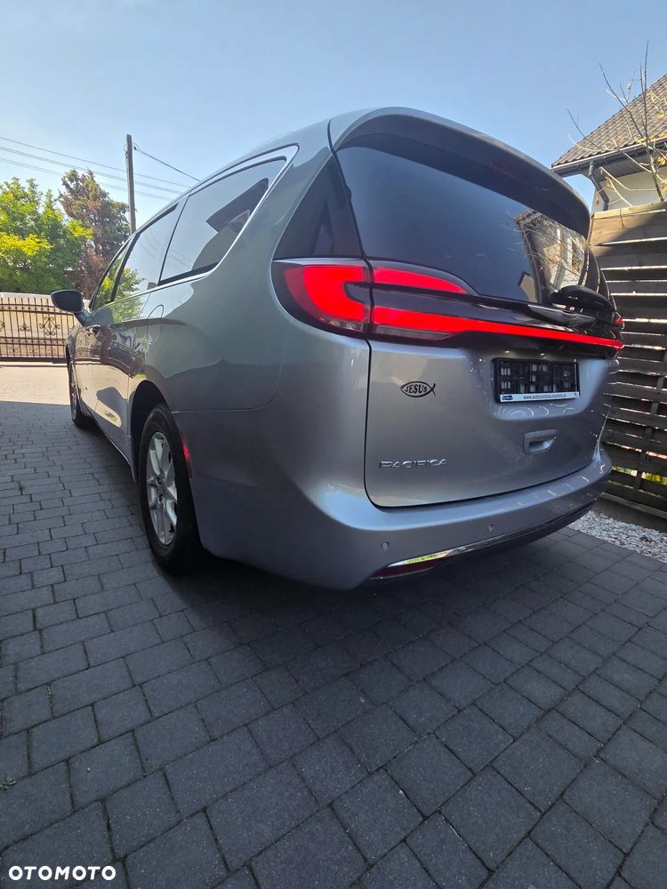Chrysler Pacifica - 23