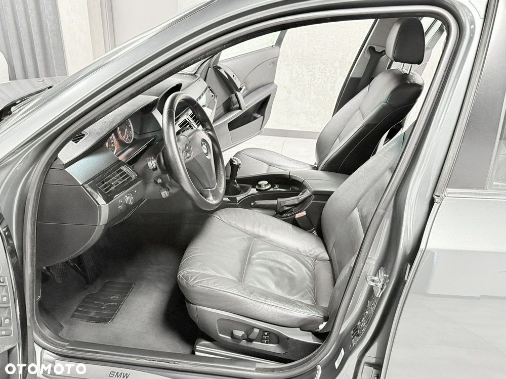 BMW Seria 5 520i - 22