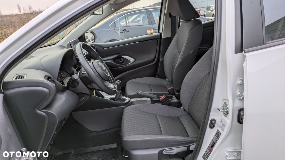 Toyota Yaris - 10