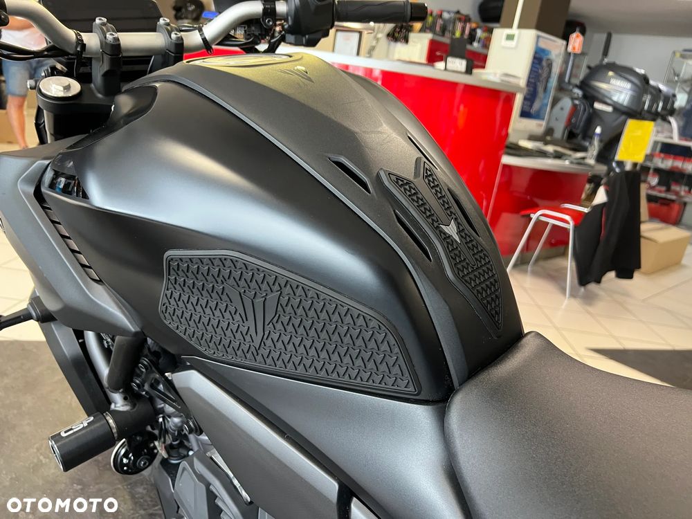 Yamaha MT - 12