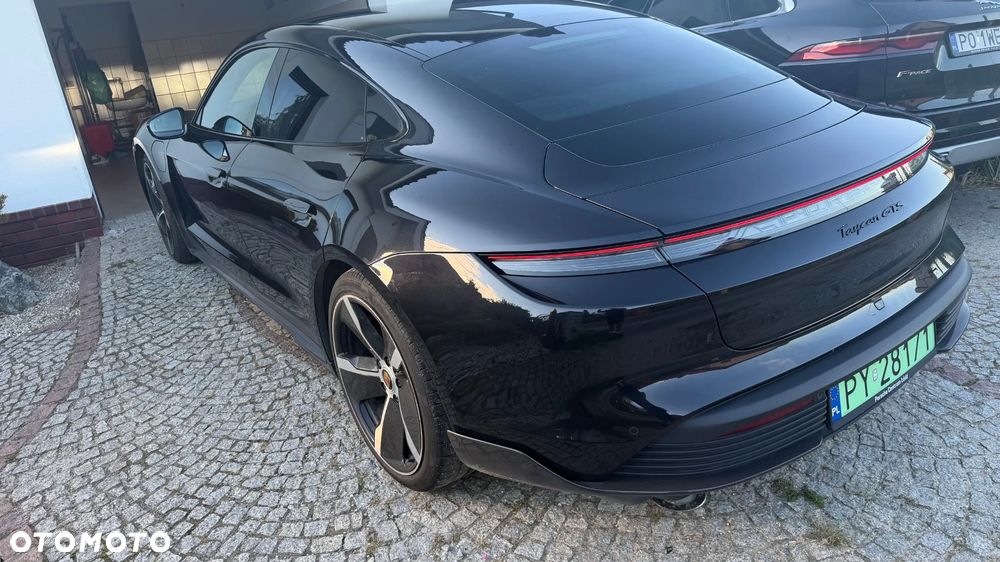 Porsche Taycan - 4