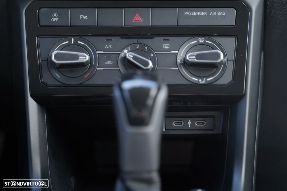 VW T-Cross 1.0 TSI BlackStyle DSG - 26