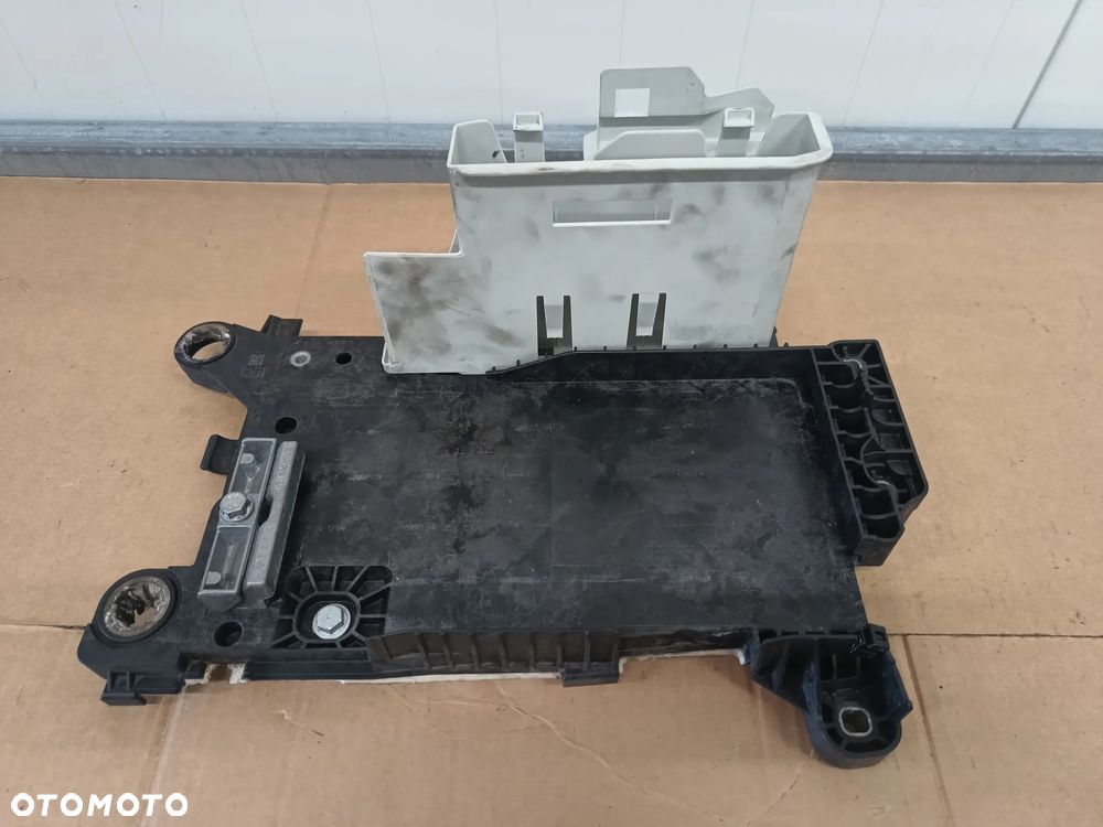 MINI F55 F56 Obudowa podstawa akumulatora 7641797 / 73117737 - 5