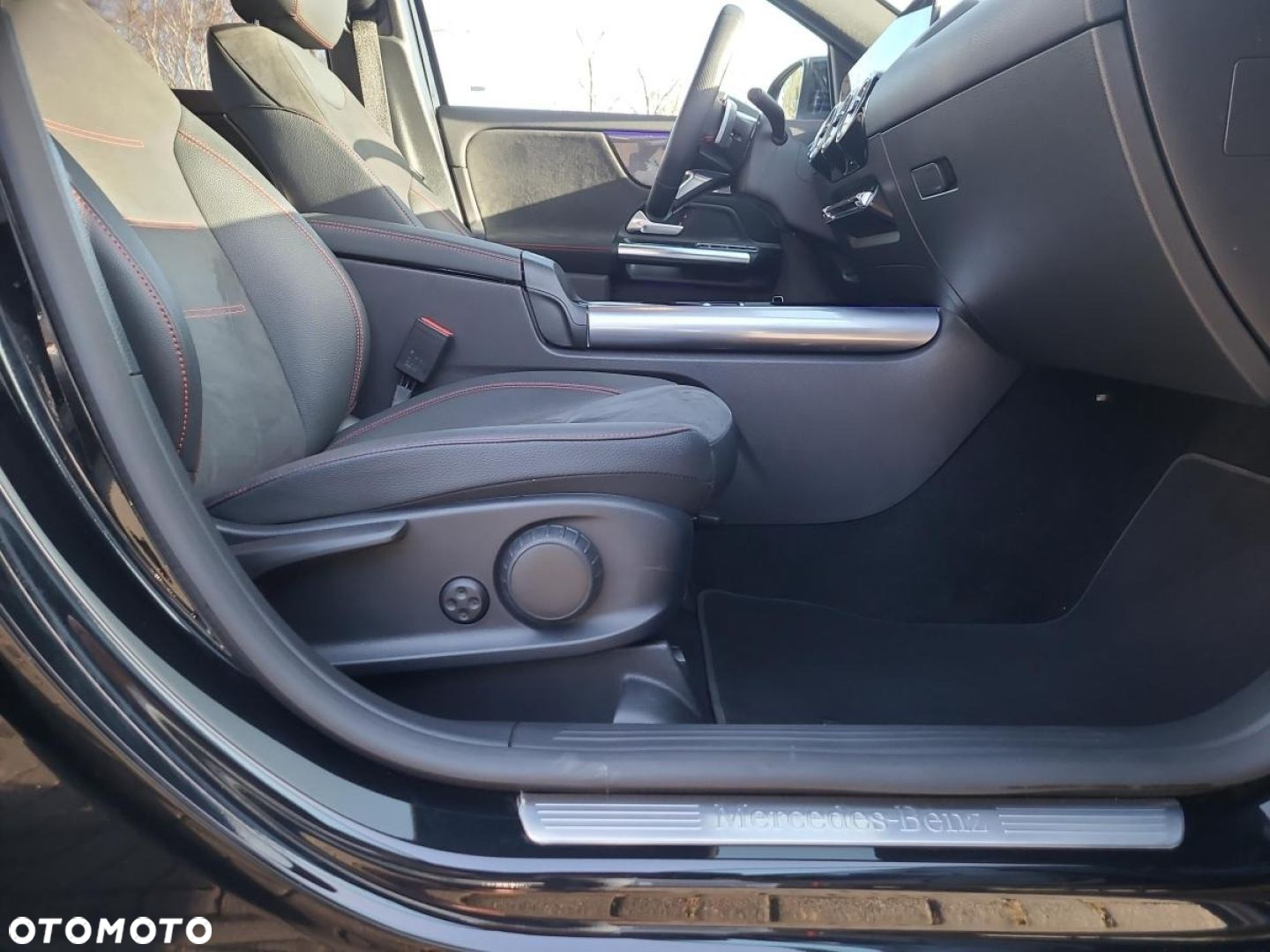 Mercedes-Benz GLA - 17