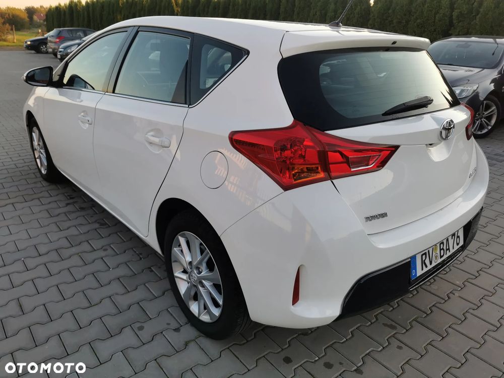 Toyota Auris - 4