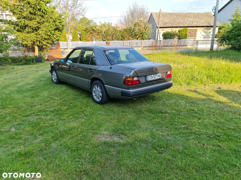 Mercedes-Benz W124 (1984-1993) - 18