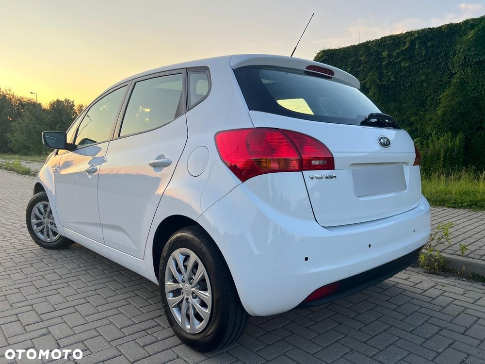 Kia Venga 1.4 CVVT Business Line - 11