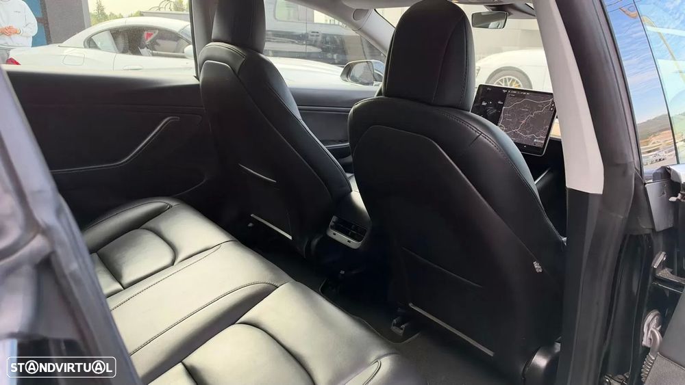 Tesla Model 3 - 11