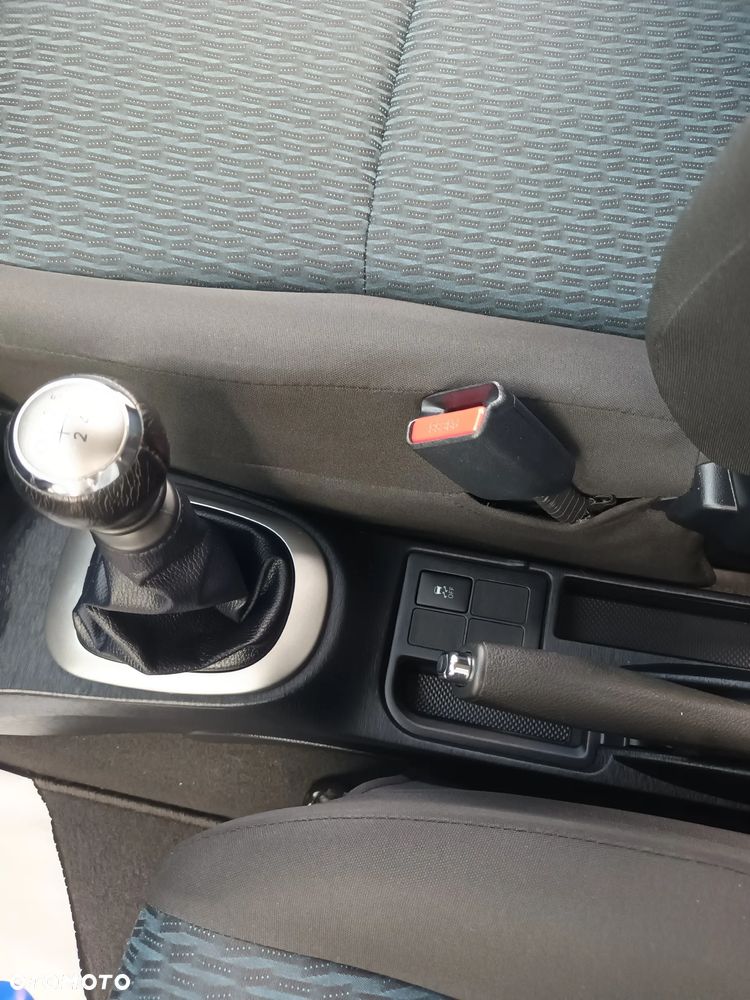 Toyota Yaris 1.33 VVT-i Executive - 32