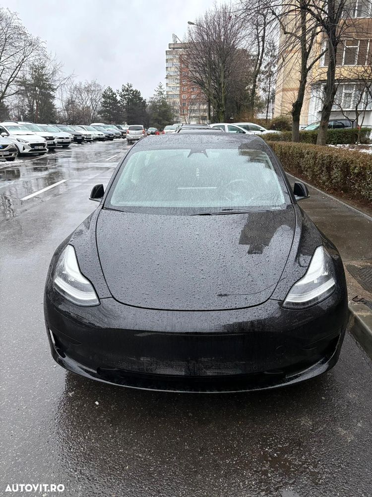 Tesla Model 3 - 3