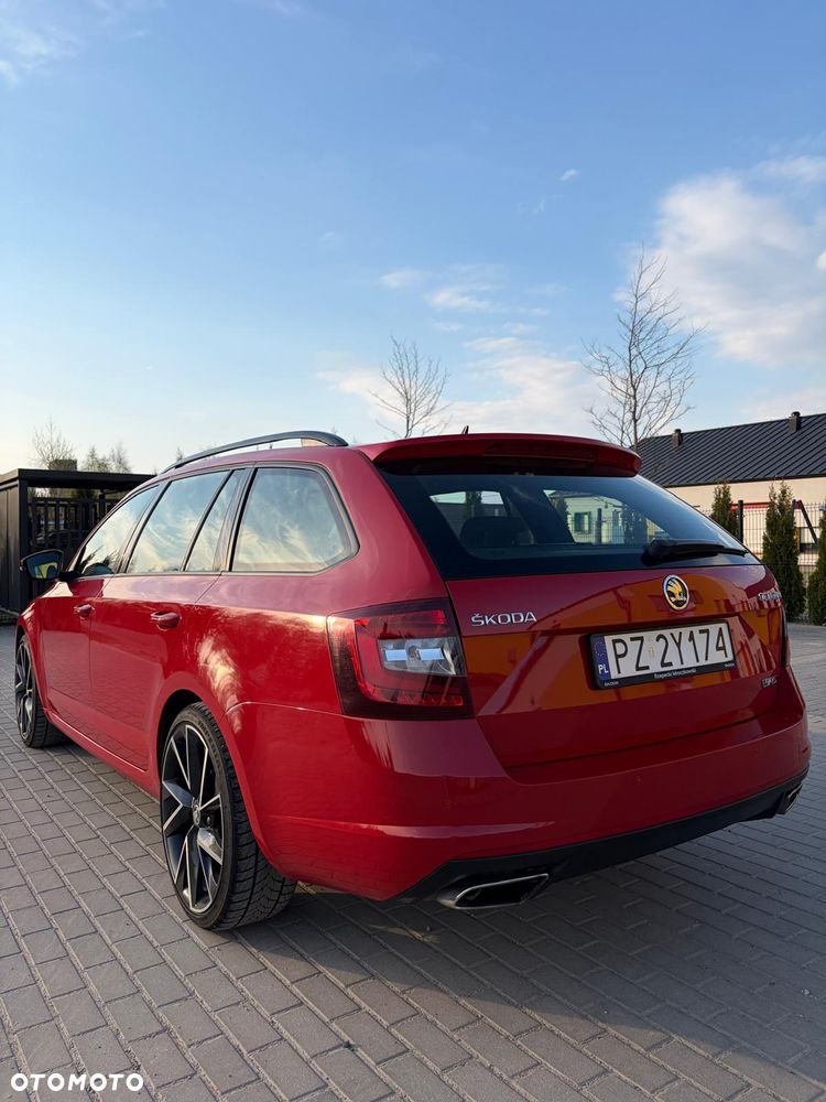 Skoda Octavia 2.0 TSI RS - 10