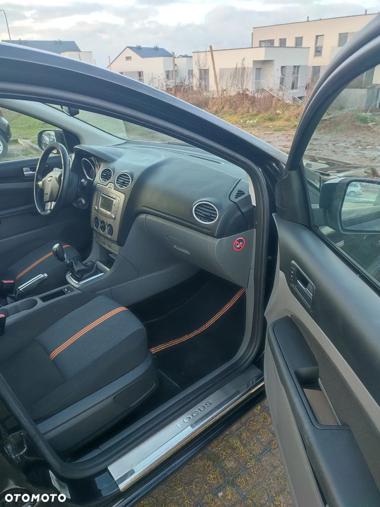 Ford Focus 1.6 Trend EU5 - 21