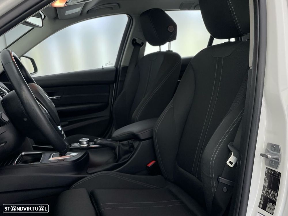 BMW 318 d Auto - 17