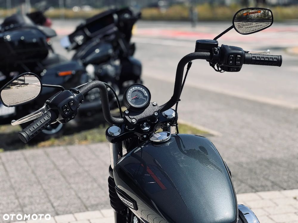 Harley-Davidson Softail Street Bob - 11