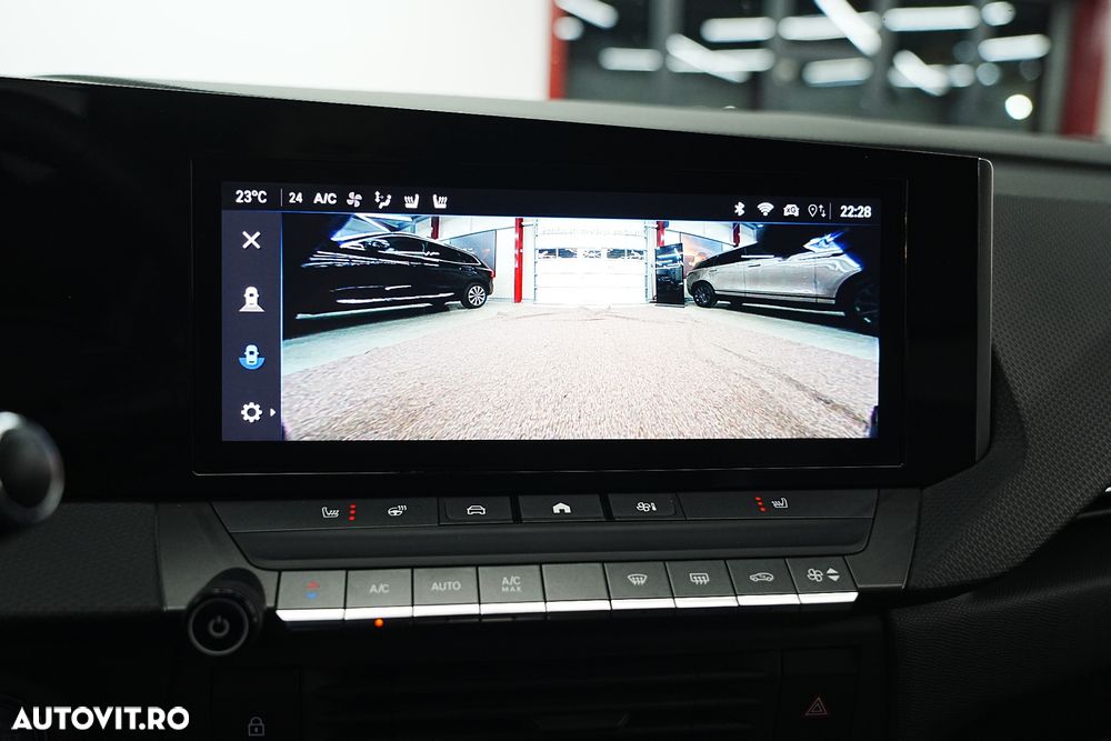 Opel Astra 1.2L Turbo Start/Stop AT8 Business Edition - 37