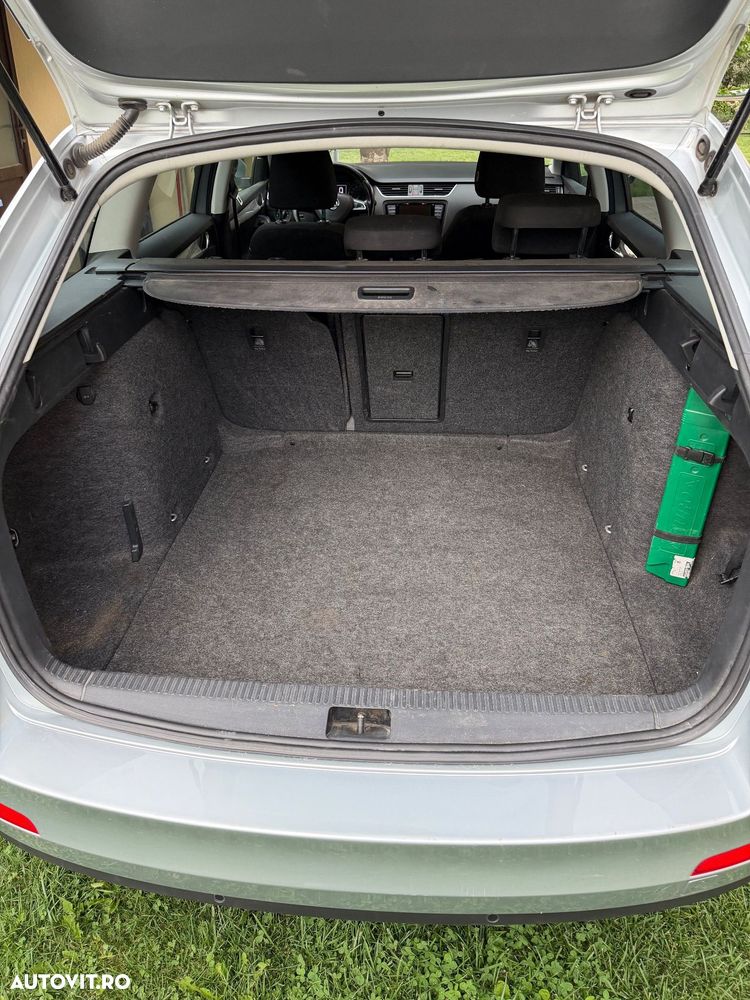 Skoda Octavia 1.6 TDI AMBITION DSG - 8