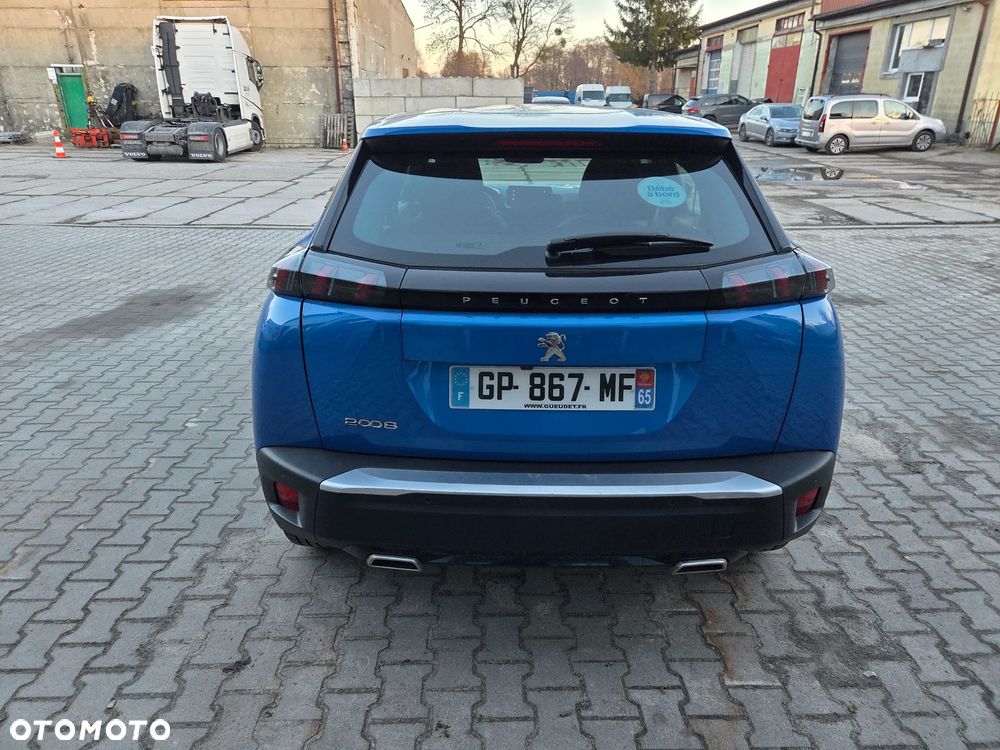 Peugeot 2008 - 8