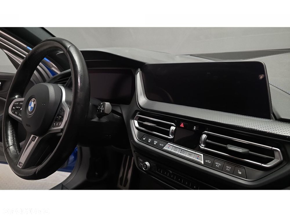 BMW Seria 1 118i - 32