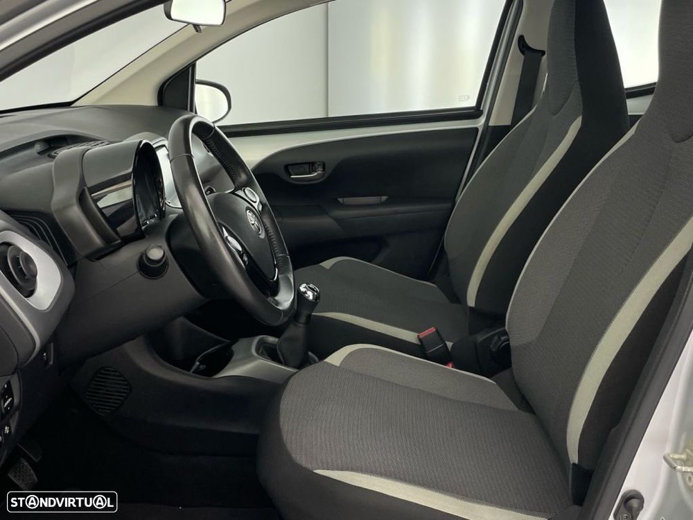 Toyota Aygo 1.0 - 11