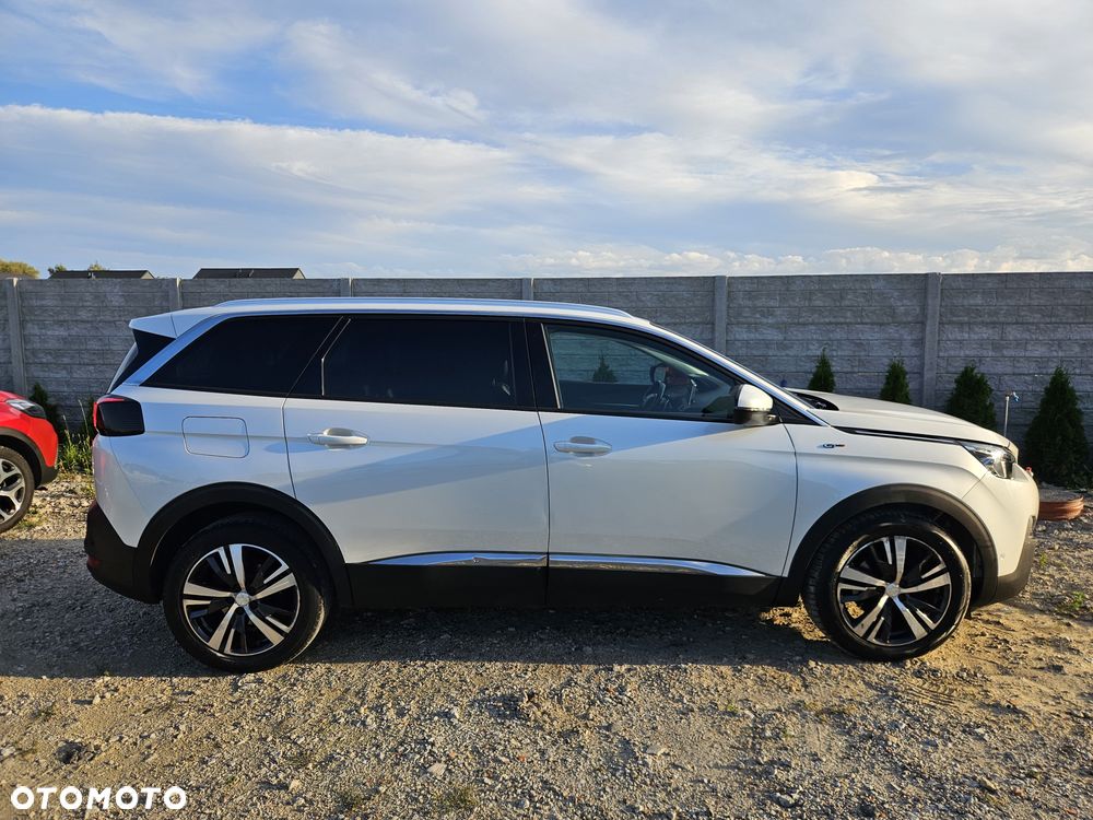 Peugeot 5008 - 8