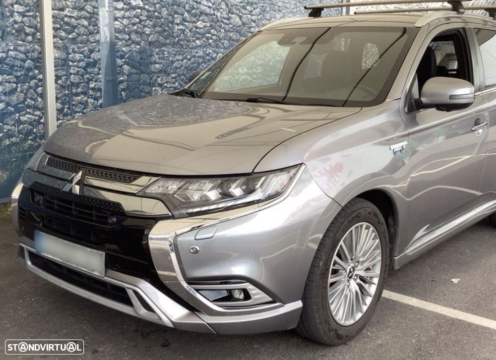 Mitsubishi Outlander - 1