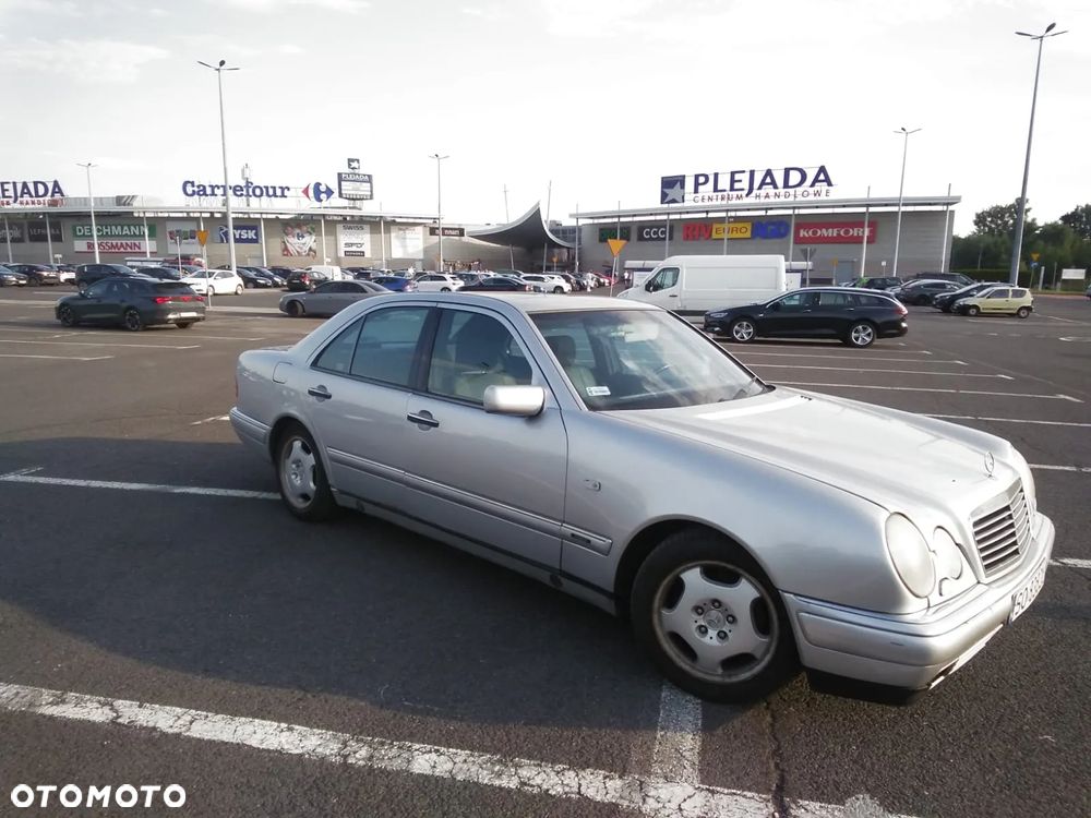 Mercedes-Benz Klasa E 200 Avantgarde - 1