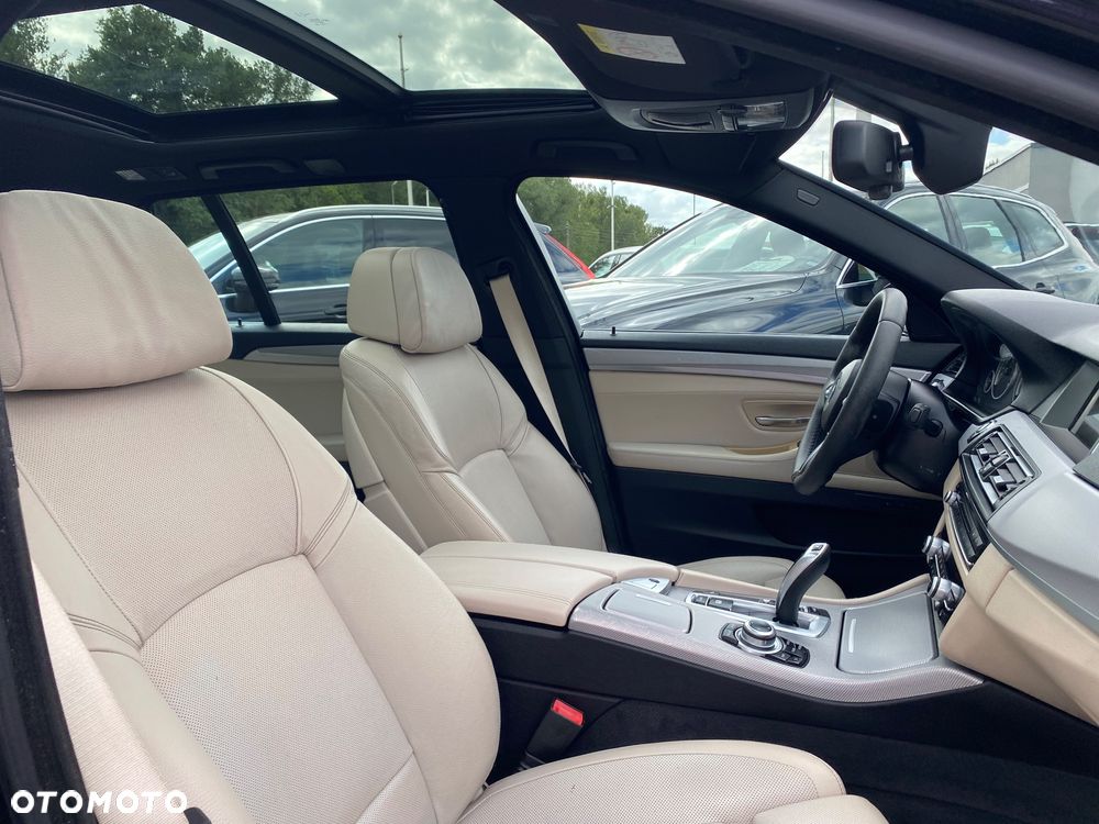BMW Seria 5 520d Touring - 22