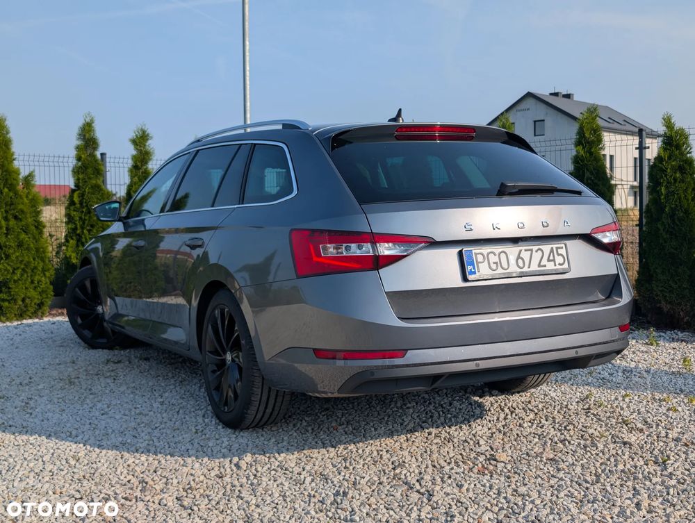 Skoda Superb 1.5 TSI DSG Ambition - 11