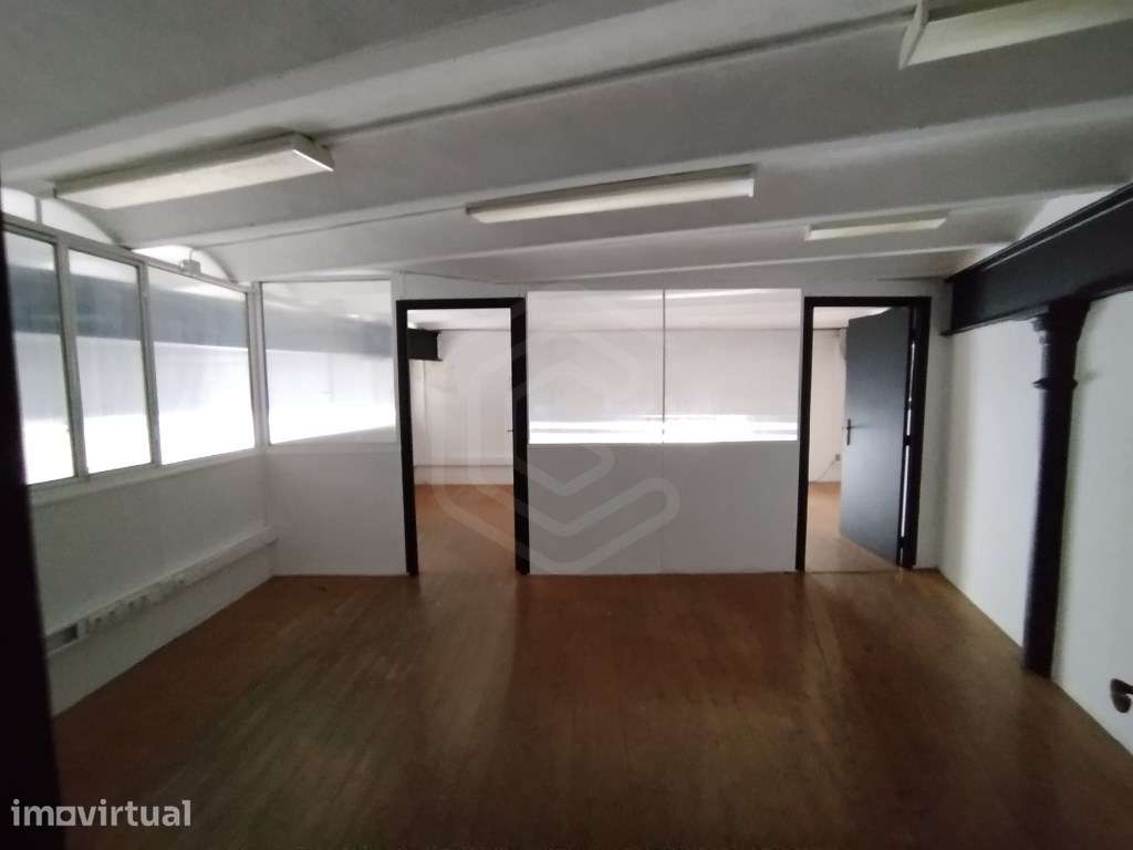 Armazém de 318 m2 para arrendar em zona centro da cidade de Loulé, ... - Grande imagem: 3/12