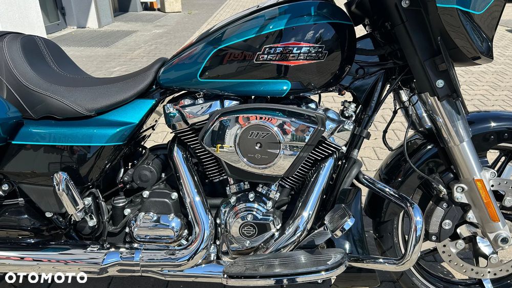 Harley-Davidson Touring Street Glide - 12