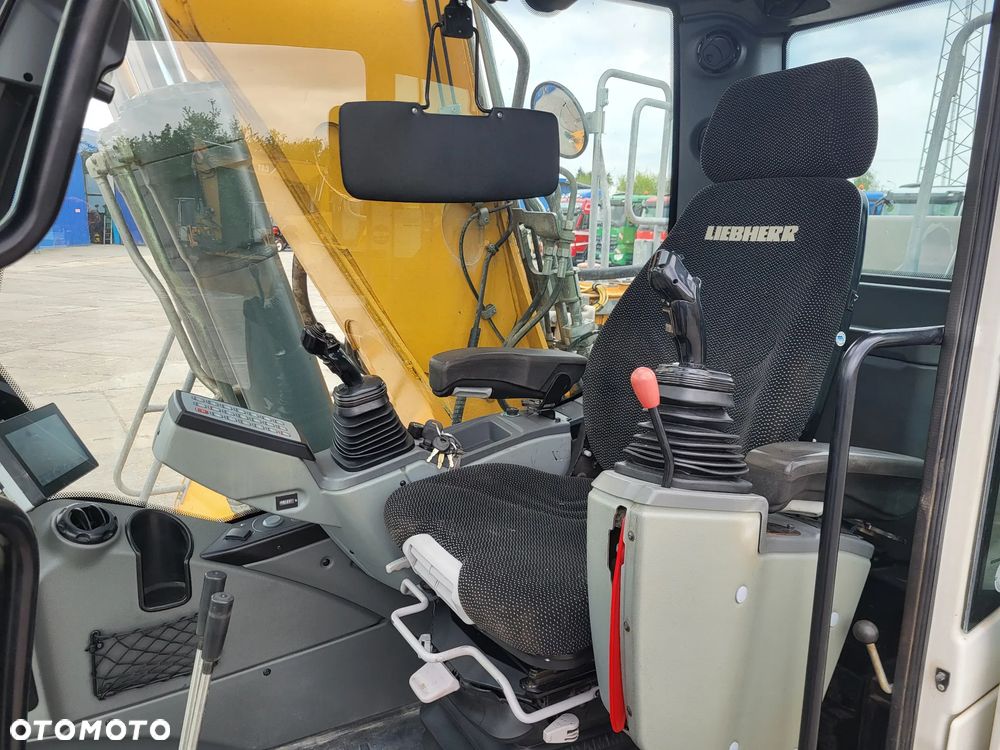 Liebherr R 922 LC z Niemiec - 6