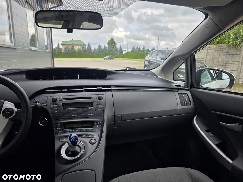 Toyota Prius (Hybrid) - 21