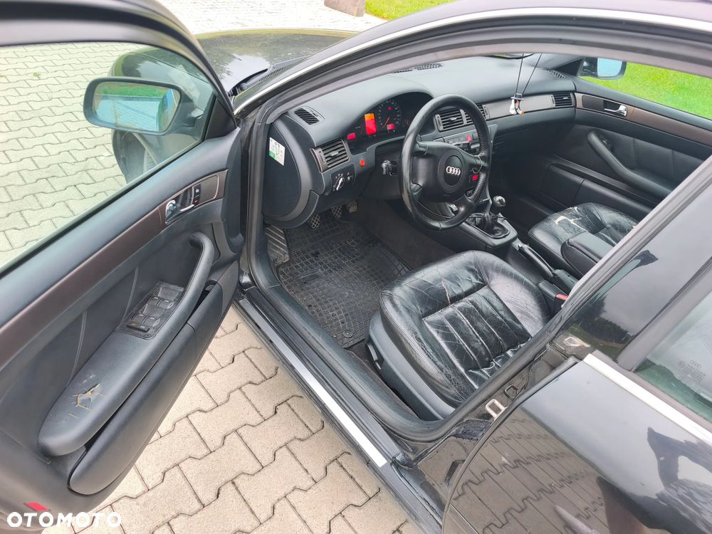 Audi A6 Avant 2.4 - 18