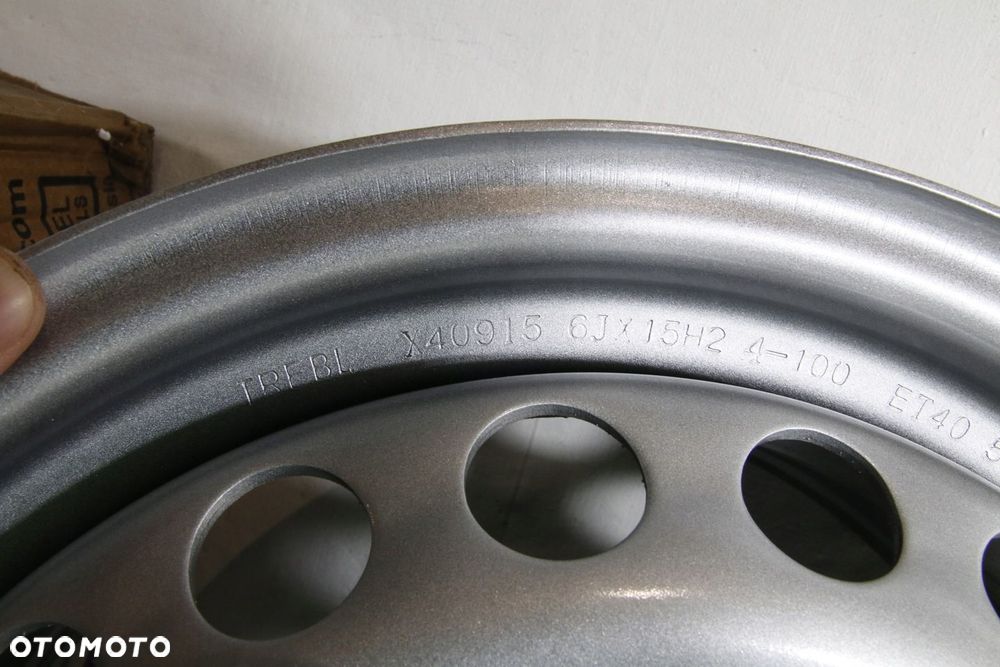Felga stalowa srebrna Trebl x40915 15 6j 4x100 et40 - 4