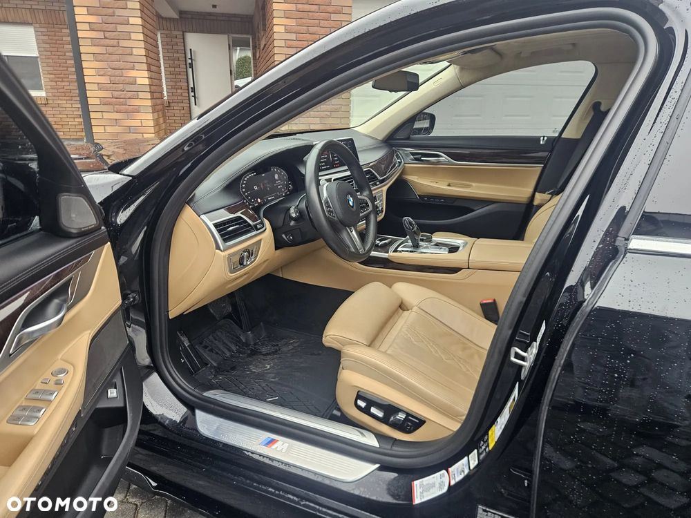 BMW Seria 7 750i xDrive sport - 8