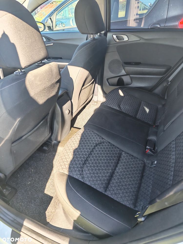 Kia Ceed - 12