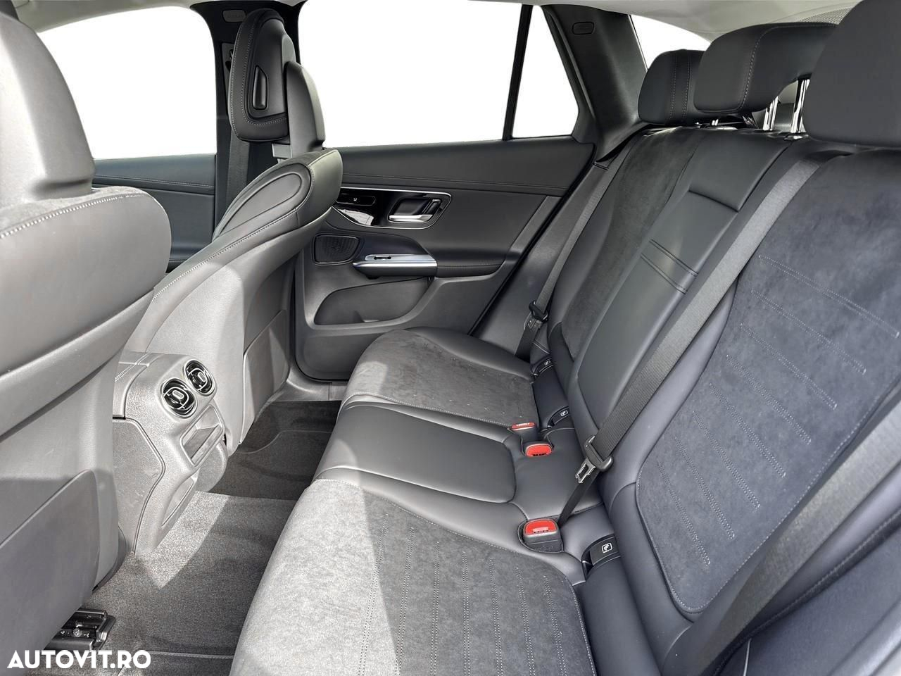 Mercedes-Benz GLC 300 e 4MATIC - 11