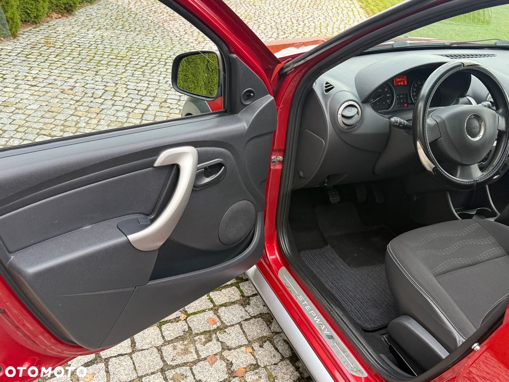 Dacia Sandero Stepway 1.6 - 13